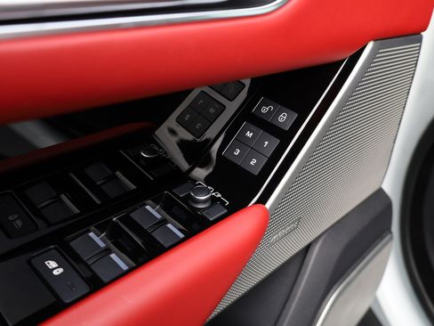 Used 2020 Land Rover Range Rover Velar SV Autobiography Dynamic image 5