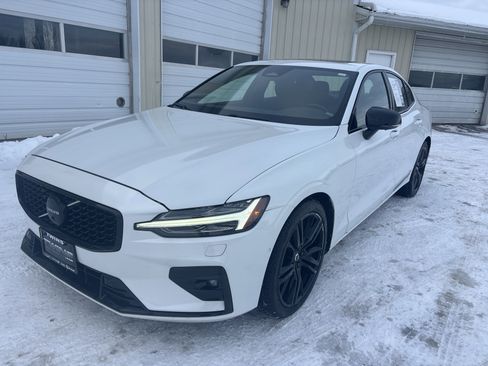 Used 2024 Volvo S60 B5 Plus w/ Climate Package image 12