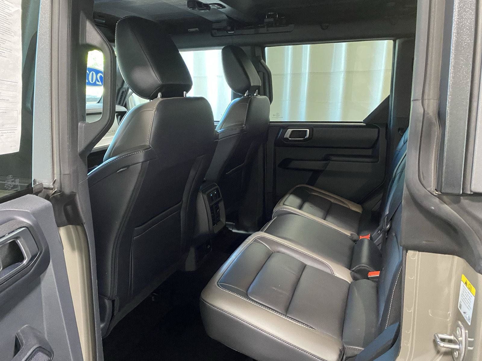 Used 2025 Ford Bronco Outer Banks AWD/4WD image 19