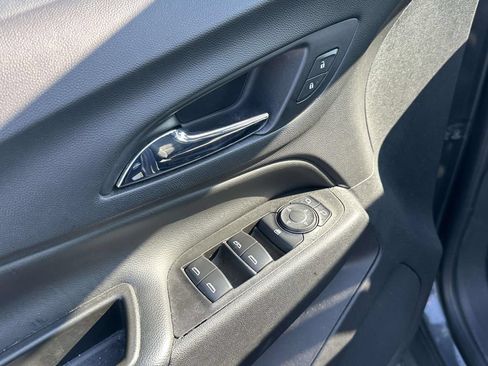 Used 2021 Chevrolet Equinox LT FWD image 17