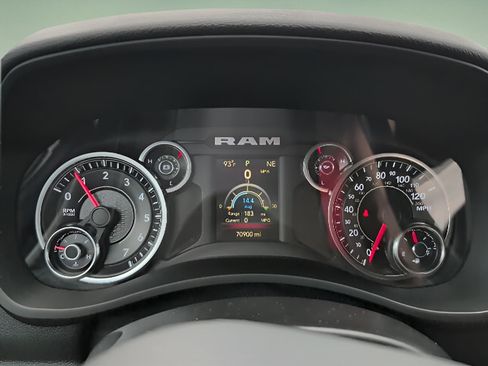 Used 2019 RAM 2500 Big Horn AWD/4WD image 11