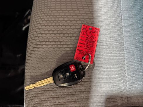 Used 2017 Toyota Camry SE FWD image 28