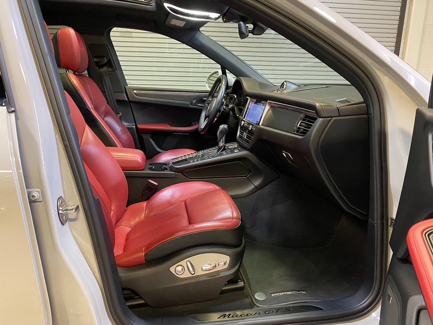 Used 2021 Porsche Macan GTS AWD/4WD image 23