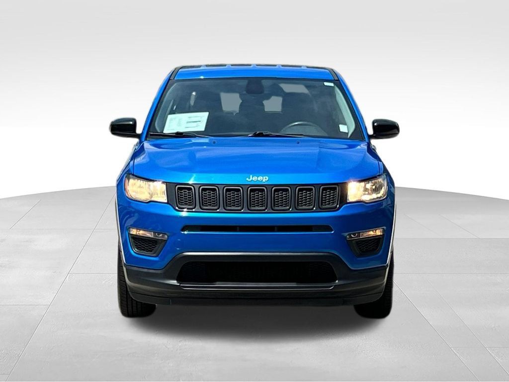 Used 2018 Jeep Compass Sport w/ Tech Group AWD/4WD image 2