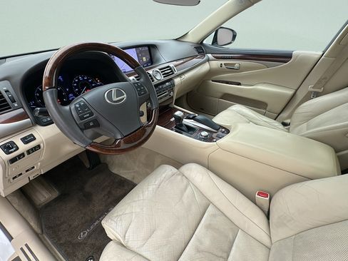 Used 2014 Lexus LS 460 AWD w/ Comfort Package image 24