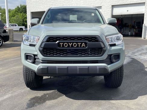 Used 2022 Toyota Tacoma SR5 w/ Trail Edition AWD/4WD image 3