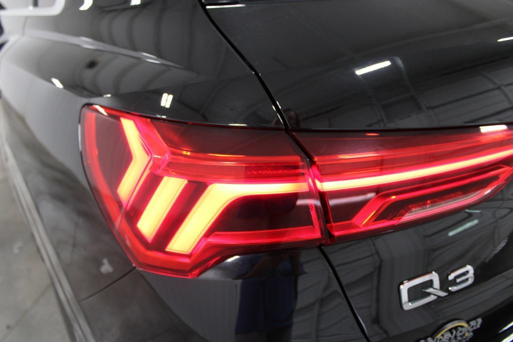 Used 2025 Audi Q3 2.0T Premium AWD/4WD image 23