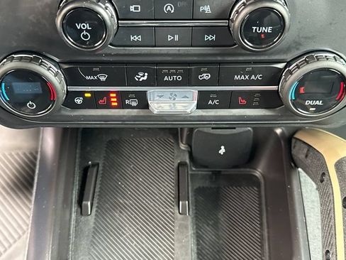 Certified 2025 Ford Bronco Badlands AWD/4WD image 34