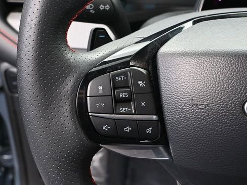 Used 2025 Ford Explorer ST AWD/4WD image 28