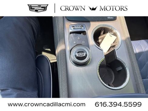 New 2026 Cadillac Vistiq Premium Luxury AWD/4WD image 28