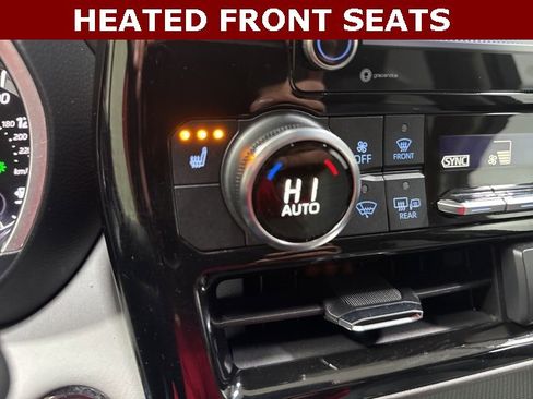 Used 2022 Toyota Highlander XLE image 5