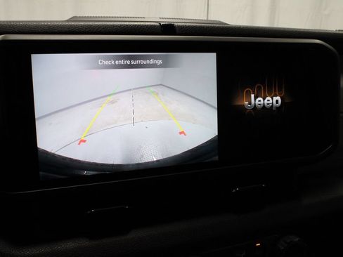 Used 2024 Jeep Wrangler Sport AWD/4WD image 3