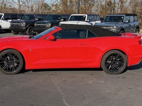 Used 2020 Chevrolet Camaro LT image 9
