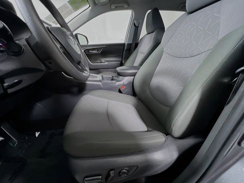 Used 2025 Toyota RAV4 XLE image 15