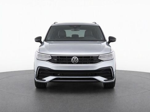 Certified 2024 Volkswagen Tiguan SE R-Line AWD/4WD image 7