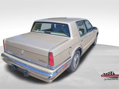 Used 1989 Chrysler New Yorker FWD image 7