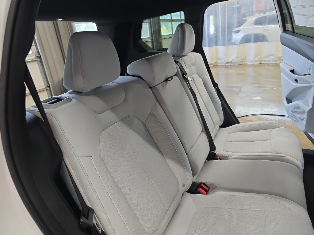 New 2026 Jeep Cherokee Laredo AWD/4WD image 11