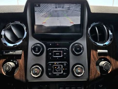 Used 2015 Ford F250 Lariat w/ Lariat Ultimate Package image 12