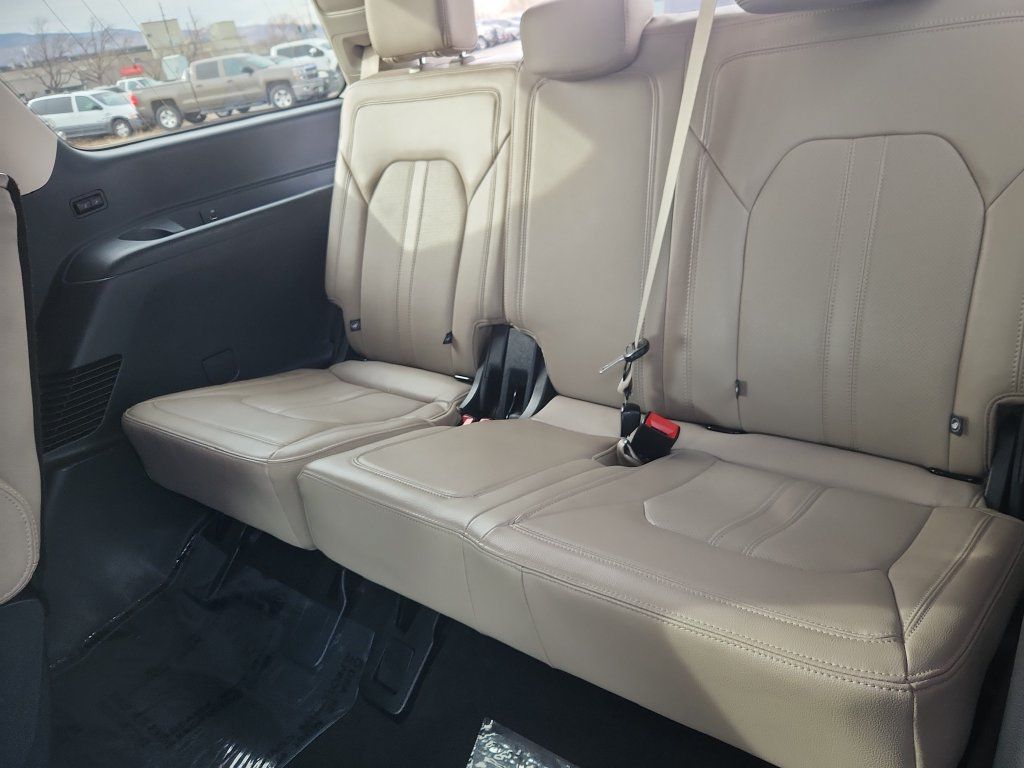 Used 2024 Ford Expedition Limited AWD/4WD image 11