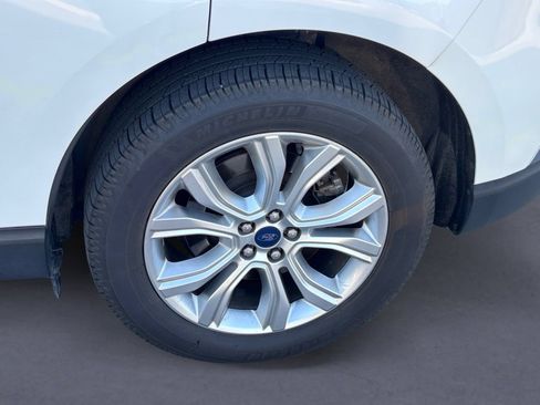 Used 2022 Ford Edge Titanium AWD/4WD image 5