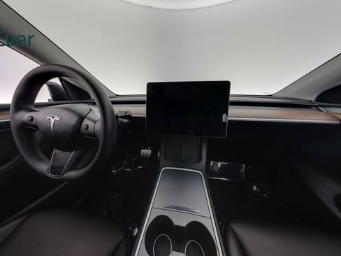 Used 2024 Tesla Model Y Performance image 26