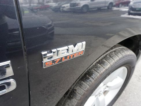 Used 2017 RAM 1500 Classic SLT image 5