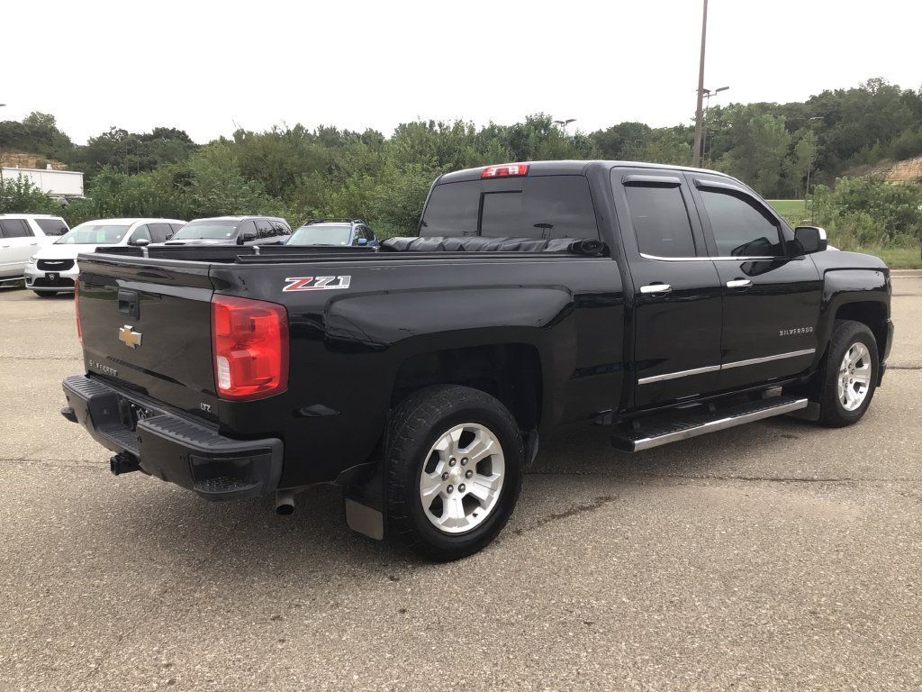 Used 2017 Chevrolet Silverado 1500 LTZ Z71 w/ LTZ Plus Package AWD/4WD image 6