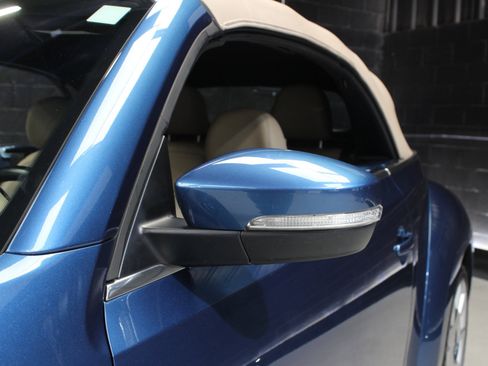 Used 2018 Volkswagen Beetle 2.0T SE w/ SE Premium Package image 23