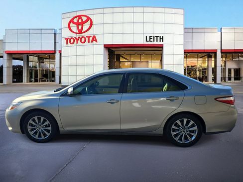 Used 2015 Toyota Camry XLE image 8