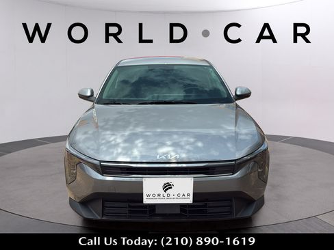 Used 2025 Kia K4 FWD image 3