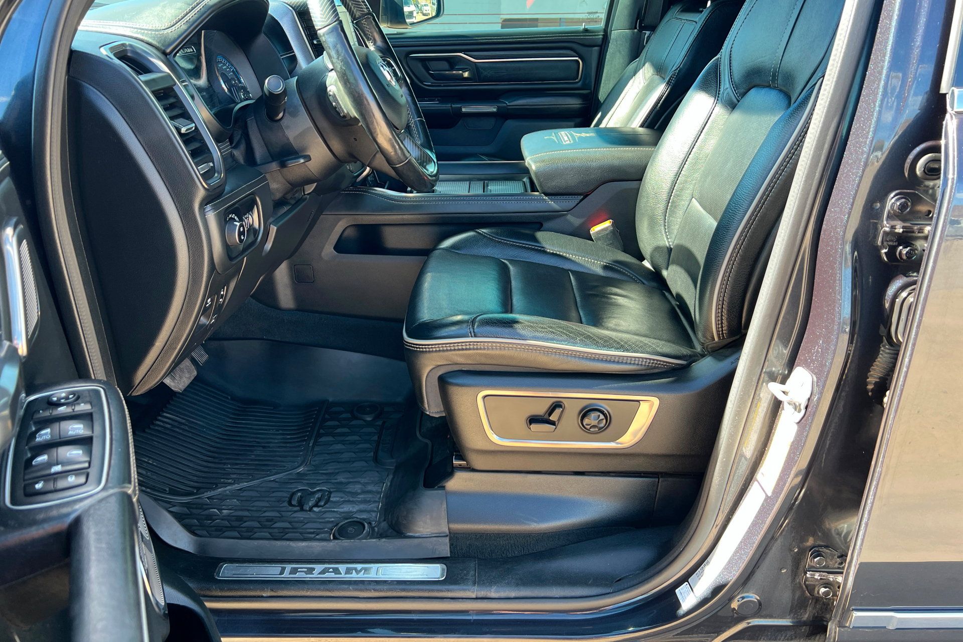 Used 2020 RAM 1500 Limited AWD/4WD image 17