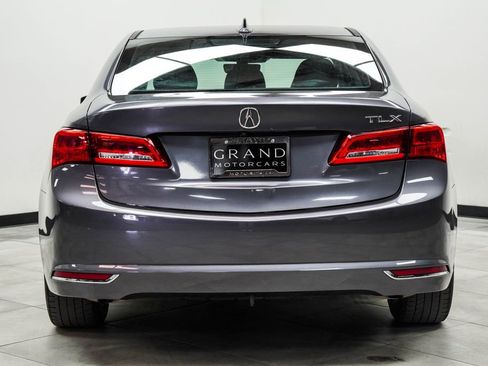 Used 2018 Acura TLX image 9