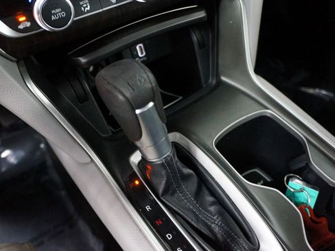 Used 2018 Honda Accord EX image 26