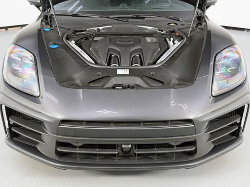Used 2024 Porsche Panamera 4 image 8