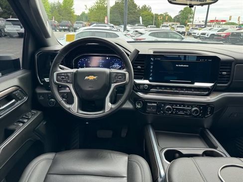 Used 2024 Chevrolet Silverado 2500 LTZ w/ LTZ Premium Package AWD/4WD image 15