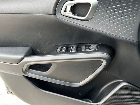 Used 2021 Kia Soul S image 15
