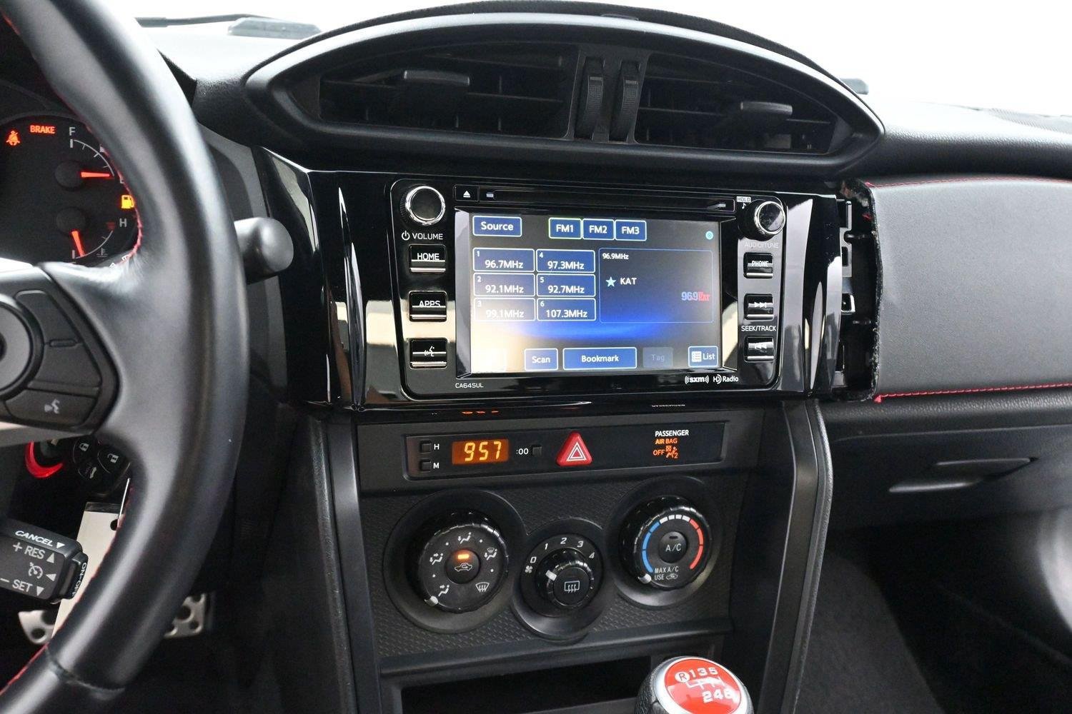 Used 2018 Subaru BRZ Premium RWD image 17