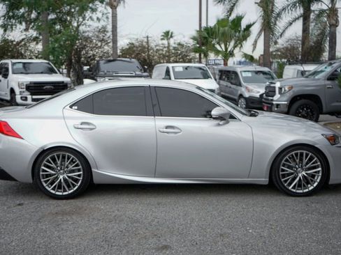 Used 2018 Lexus IS 300 AWD w/ Comfort Package image 10