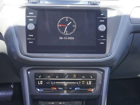Used 2022 Volkswagen Tiguan SE FWD image 21