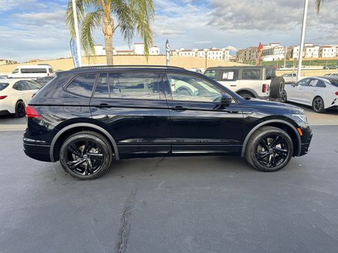 Certified 2024 Volkswagen Tiguan SE R-Line image 11