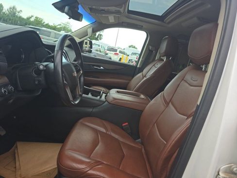 Used 2019 Cadillac Escalade Premium Luxury AWD/4WD image 10