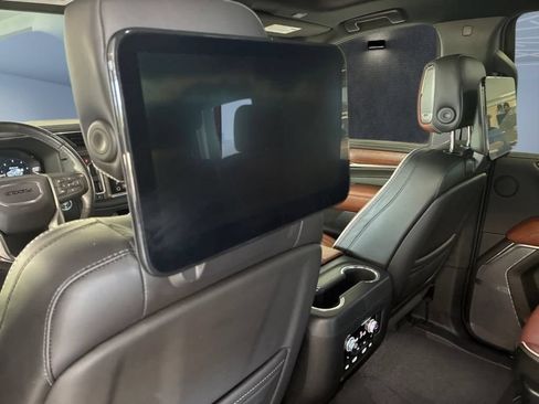 Used 2023 GMC Yukon Denali Ultimate AWD/4WD image 31