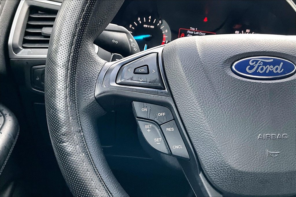 Used 2016 Ford Edge SE FWD image 19