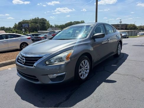 Used 2015 Nissan Altima 2.5 S w/ Power Driver Seat Package FWD image 3