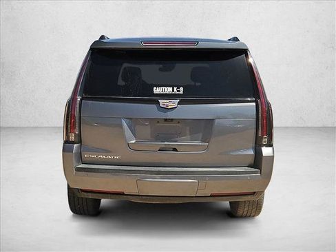 Used 2019 Cadillac Escalade Luxury w/ Escalade Sport Edition AWD/4WD image 8