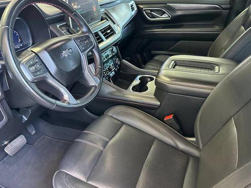 Used 2024 Chevrolet Suburban RST RWD image 16