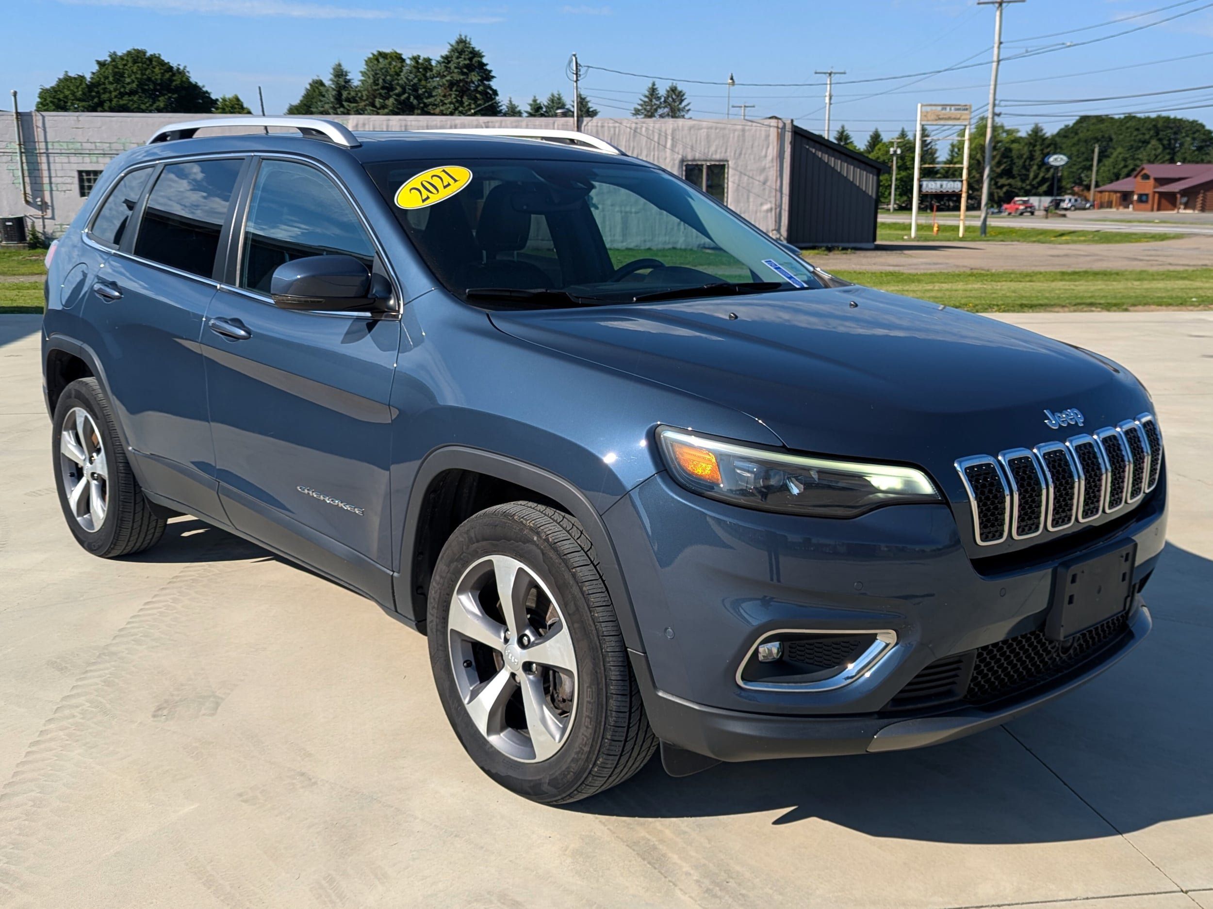 Used 2021 Jeep Cherokee Limited AWD/4WD image 7