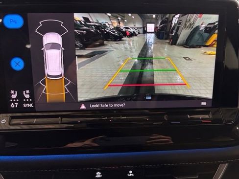 Used 2024 Volkswagen Atlas Cross Sport SEL R-Line image 16