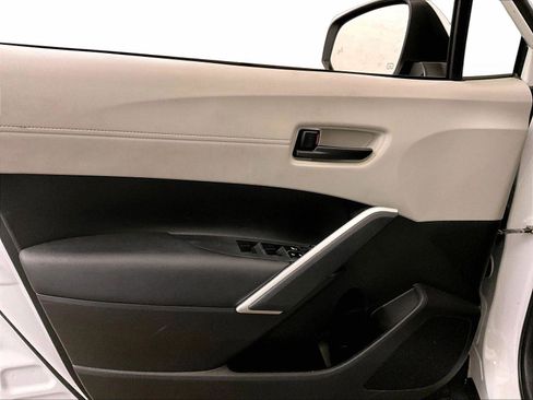 Used 2023 Toyota Corolla Cross LE w/ Moonroof Package FWD image 23