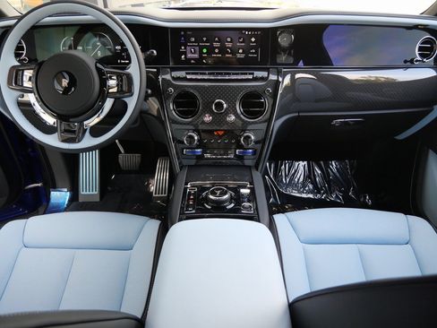 New 2026 Rolls-Royce Cullinan Black Badge image 4